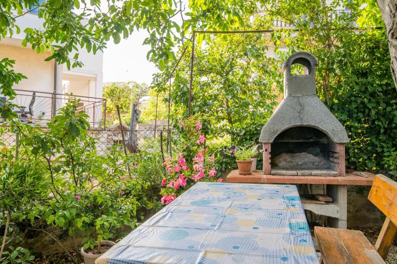 One-Bedroom Apartment with Patio image 3