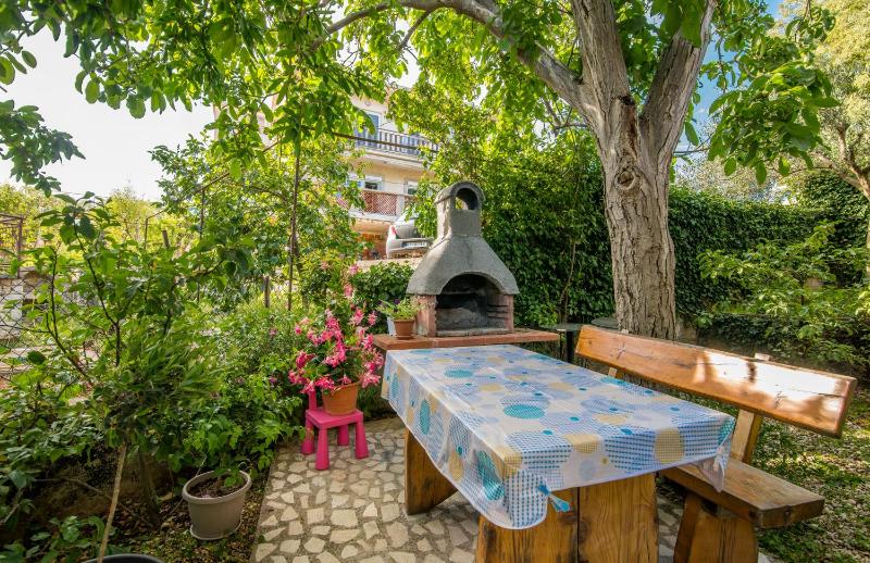 One-Bedroom Apartment with Patio image 2