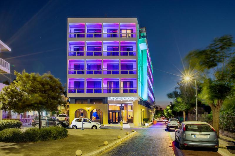 Alexandra Hotel&Apartments - image 1