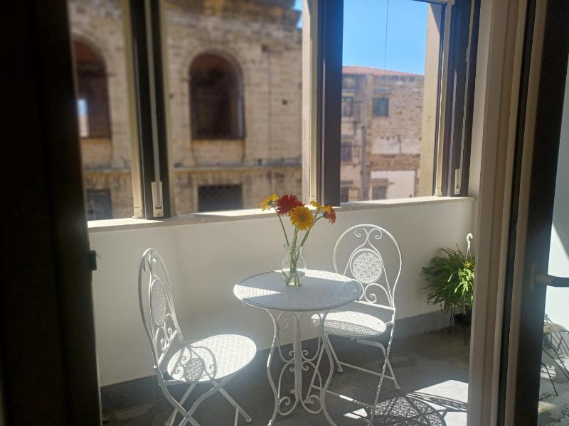 Suite with Balcony image 3
