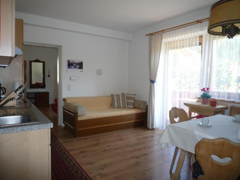 One-Bedroom Apartment with Balcony Top A image 4