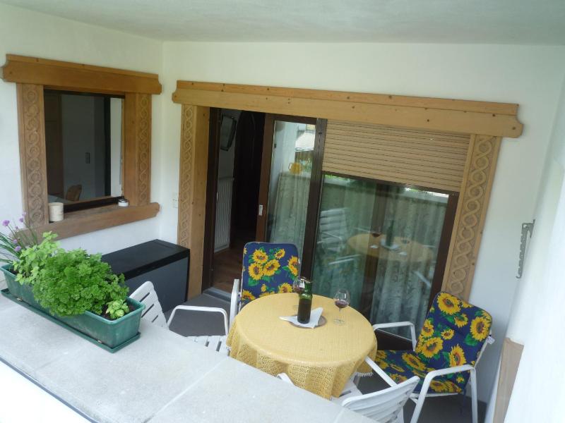 Three-Bedroom Apartment with Balcony Top D image 2