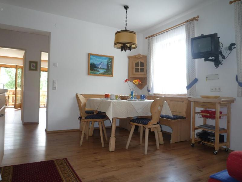 Two-Bedroom Apartment with Balcony Top C image 3