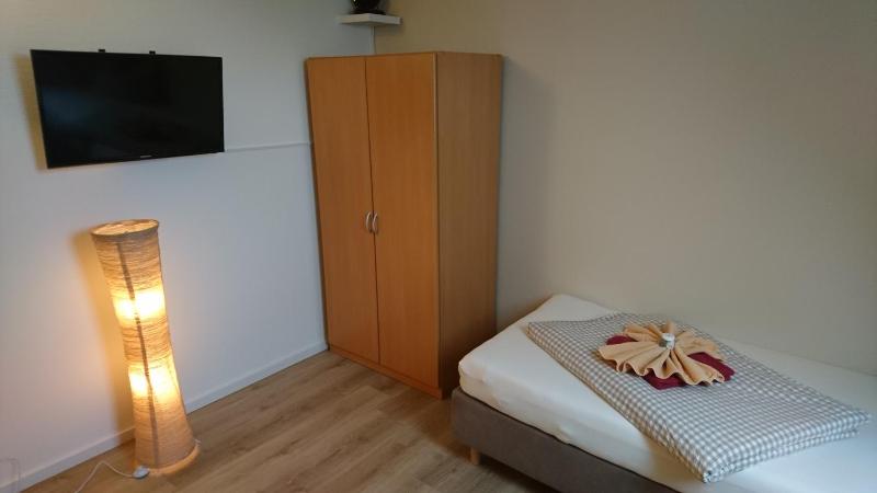 Single Room image 2