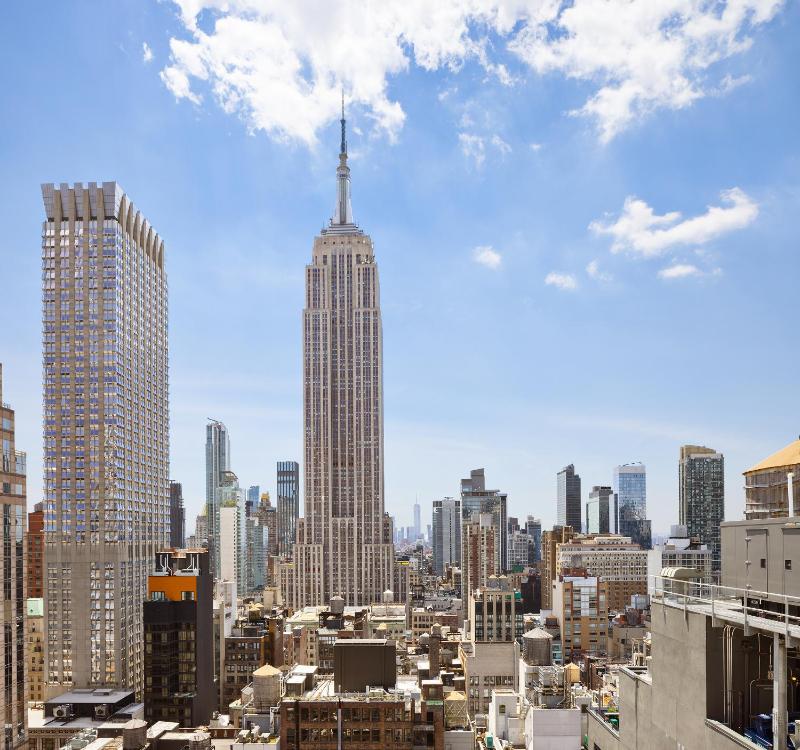 King Room with Empire View image 2