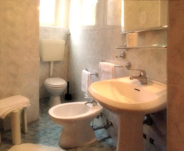 Triple Room image 2