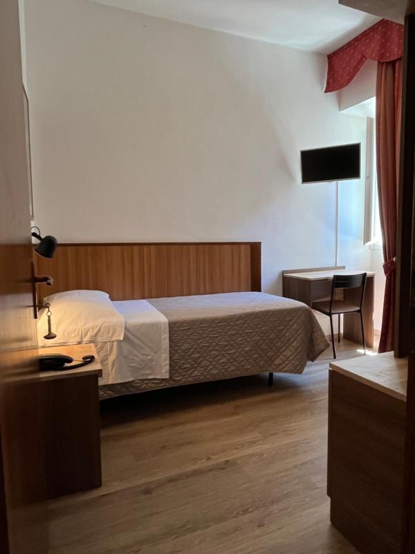 Single Room image 1
