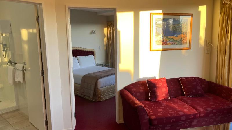 Chantillys Motor Lodge - image 30