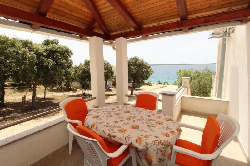 Apartments by the sea Mandre Pag - 6284 - image 6