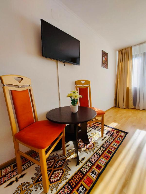 Family Room with Mountain View image 3