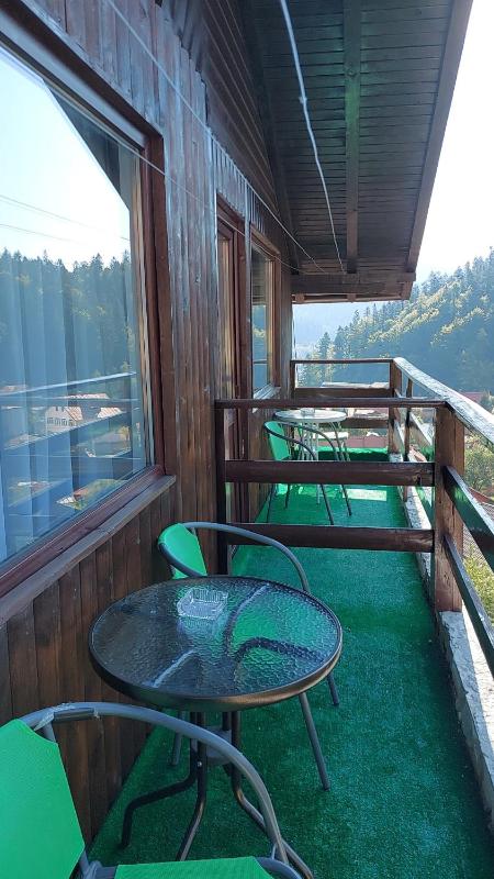 Double Room with Mountain View image 3