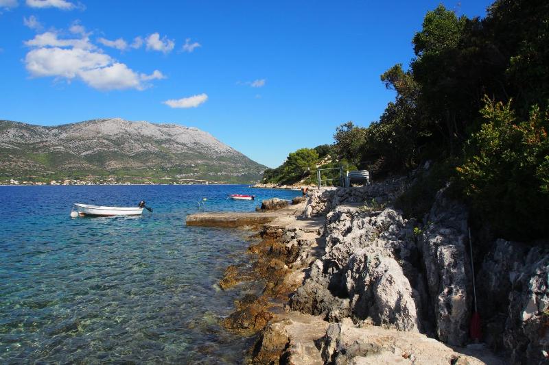 Seaside apartments with a swimming pool Tri Zala Korcula - 558 - image 2