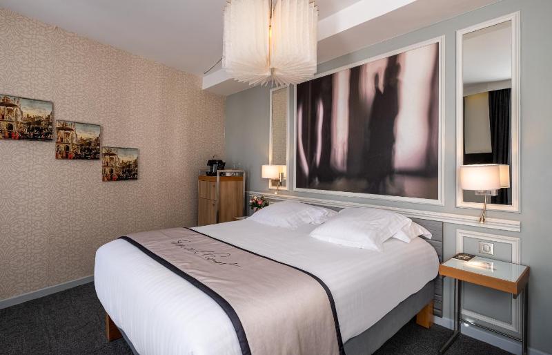 Executive Double Room image 4