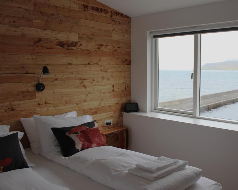 Double or Twin Room Shared Bathroom with Sea View image 1