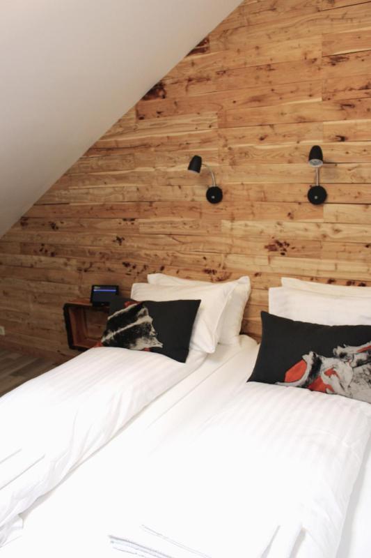 Double or Twin Room with Shared Bathroom image 3