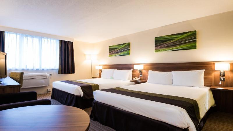 Standard Double Room with Two Double Beds image 2