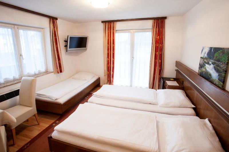 Triple Room image 2