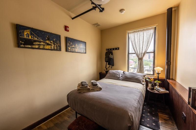 Traveler's Rest Hotel - image 9