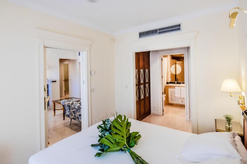Three-Bedroom Apartment (6 Adults) image 4