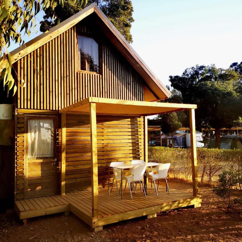 One-Bedroom Bungalow image 2