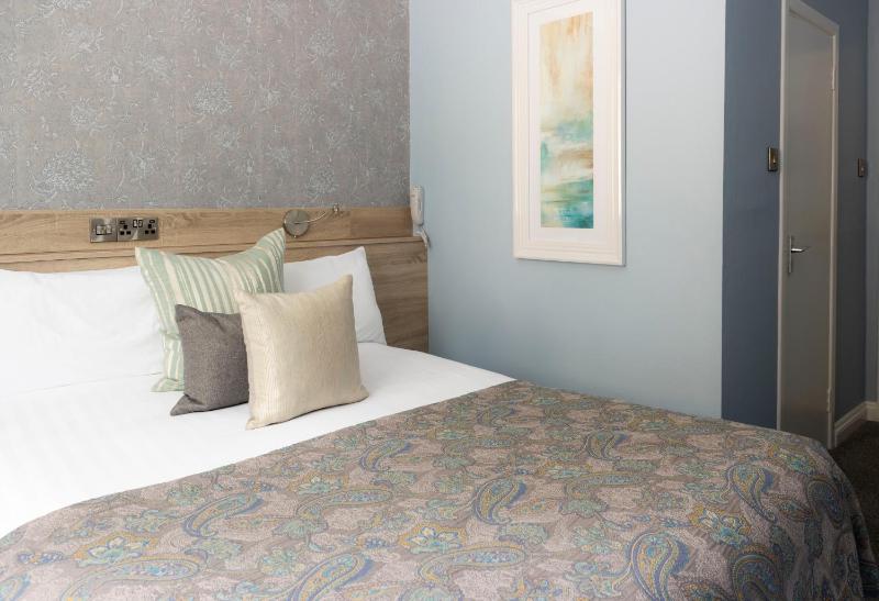 Double Room image 3