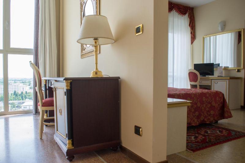 Superior Double Room image 1
