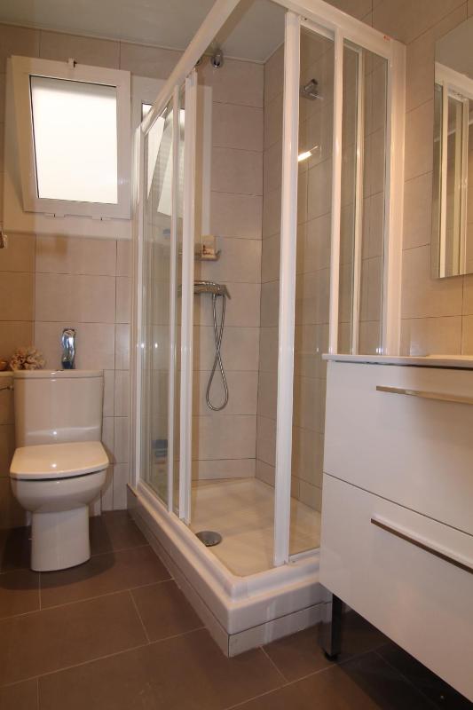Rubí: Luminoso apartamento a 1 minuto de la playa - image 11