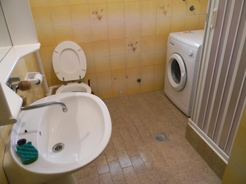 One-Bedroom Apartment image 3