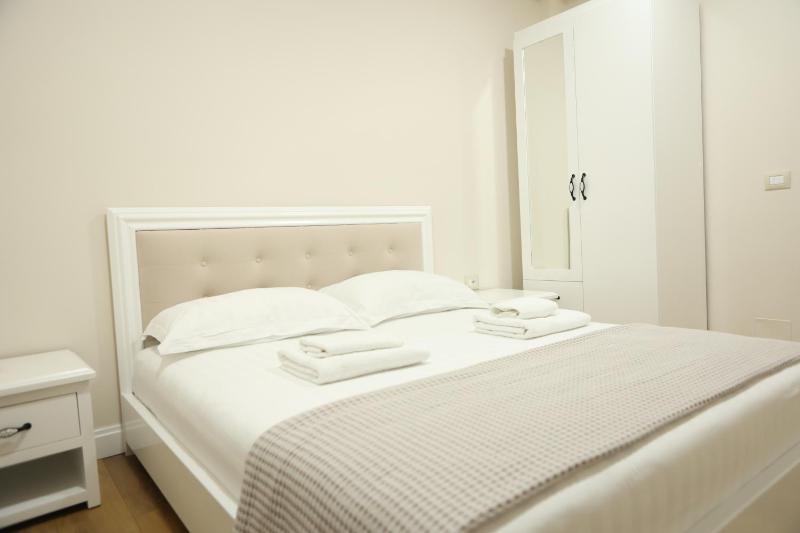 Double Room with Balcony image 3