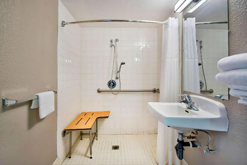 Double Room - Disability Access - Roll In Shower image 1