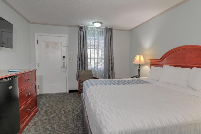 King Room image 4