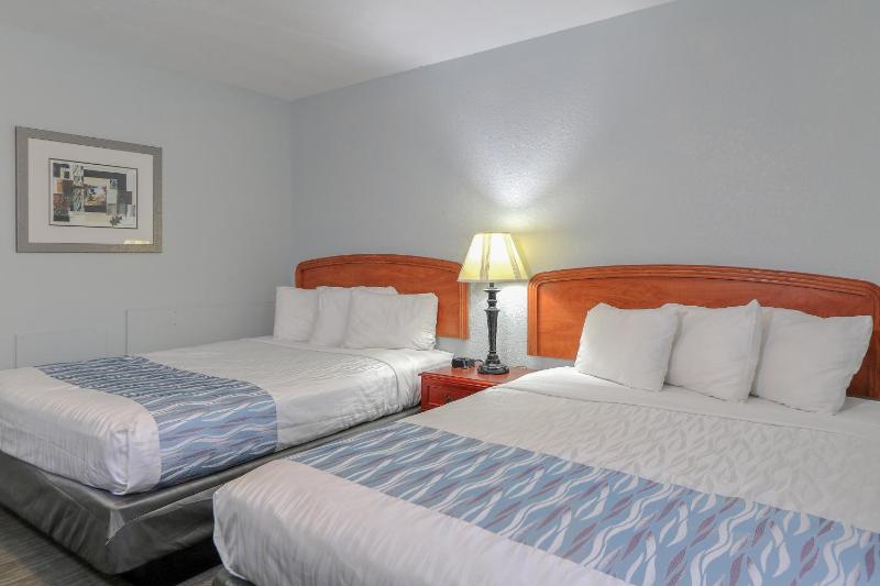 2 Queen Room image 4