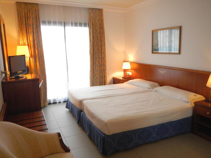 Hostal Vila del Mar - image 11
