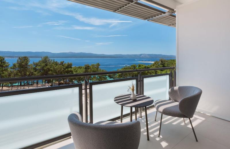 Premium Double Room with Sea View image 3