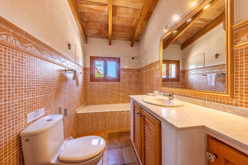 Villa Can Vista by Sealand Villas - image 3