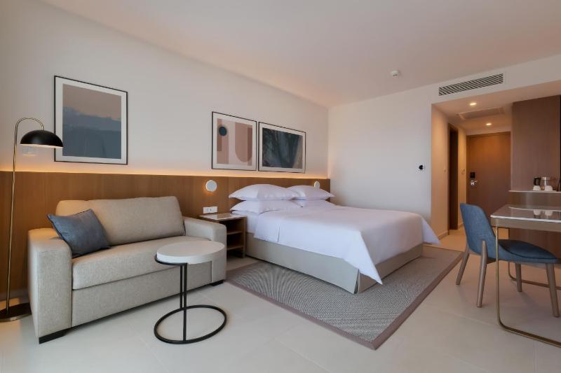 Superior Twin Room image 1