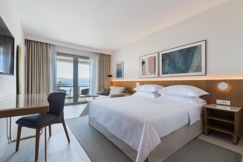 Superior twin room - sea side image 3