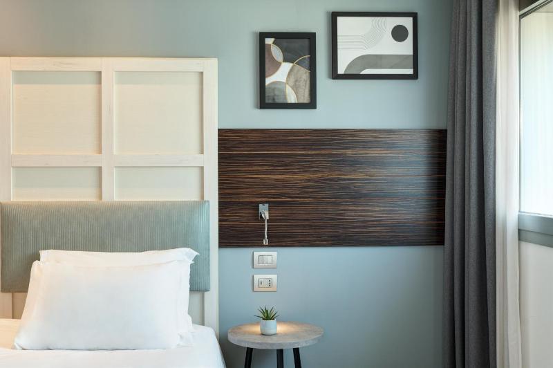 Standard Room with Two Single Beds image 3