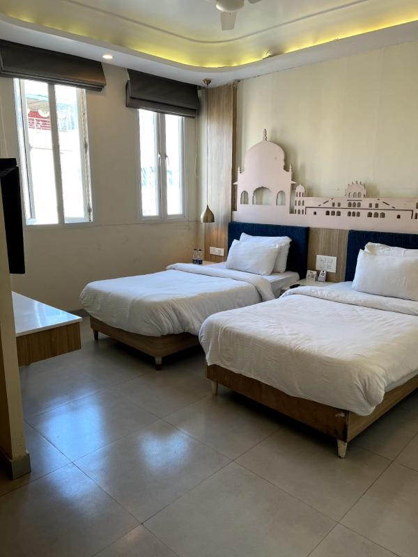 Double or Twin Room image 1