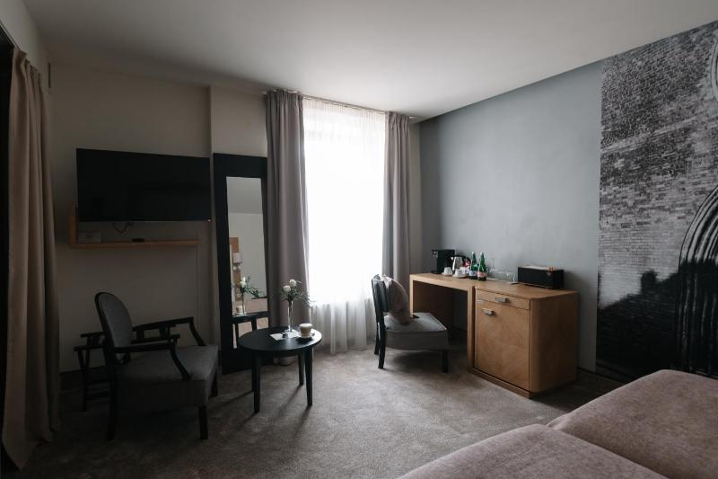 Deluxe Twin Room image 3