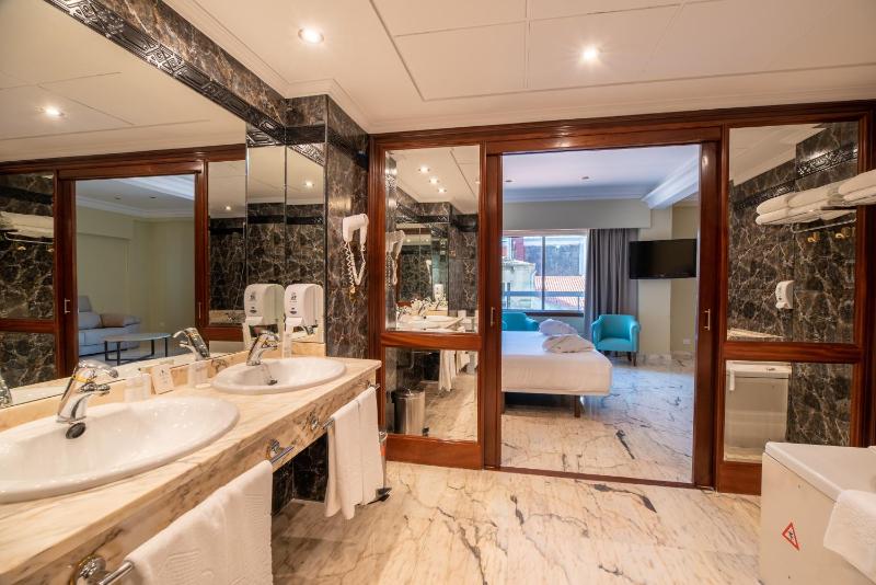 Junior Suite image 3