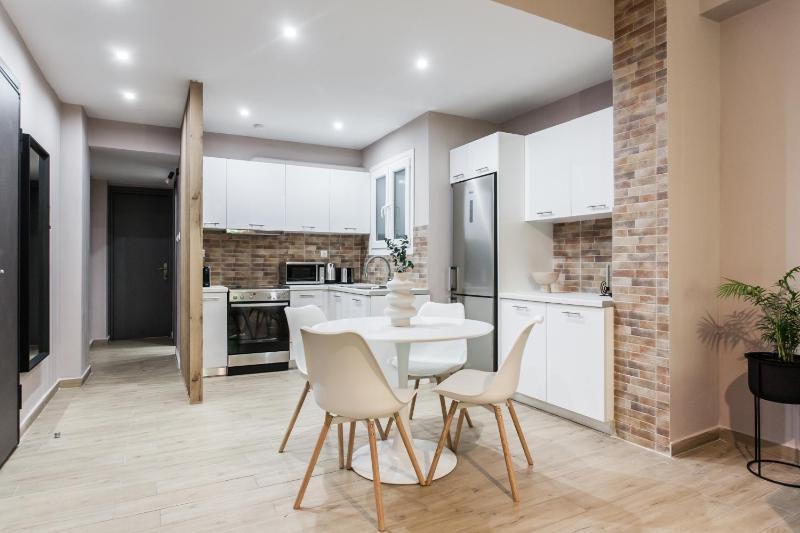 One-Bedroom Apartment image 2