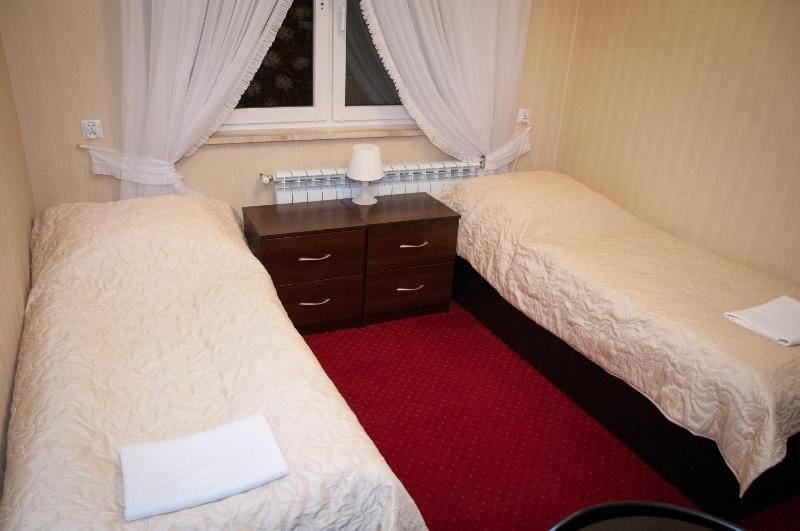 Double Room image 3
