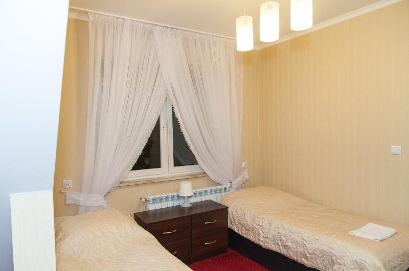 Double Room image 4