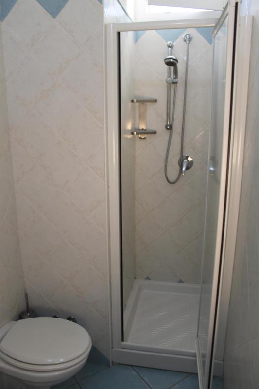 Quadruple Room image 4