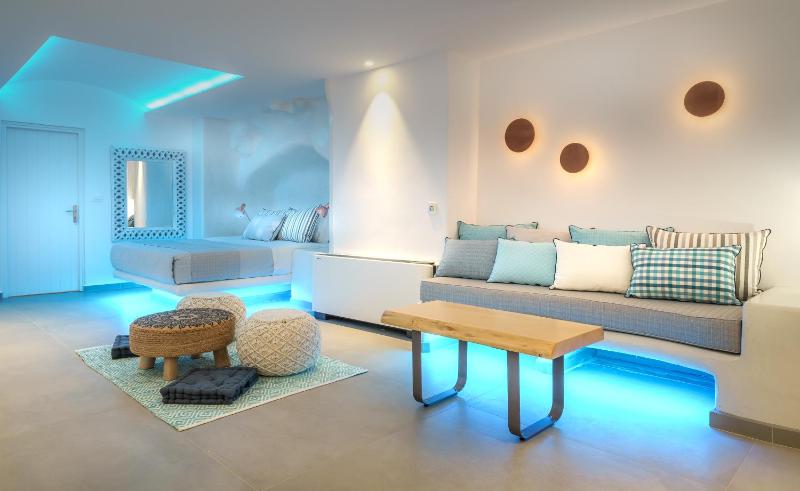  Legend Suite with Οutdoor Ηot Τub and Caldera View image 4