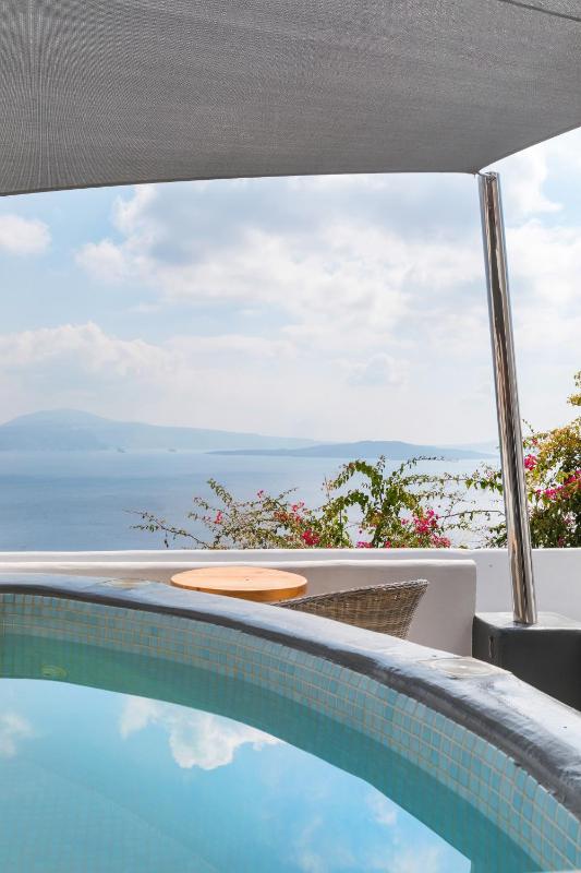 Fable Suite with Outdoor Hot Tub  and Caldera View image 2