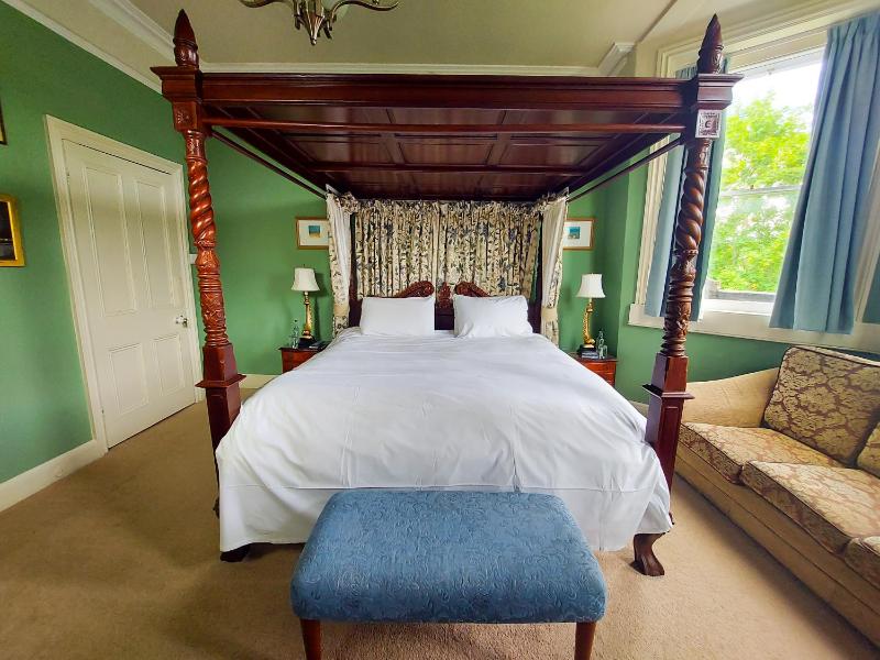 Double Room with Private Bathroom image 1