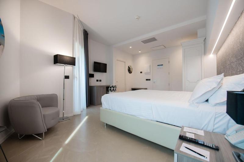Superior Double or Twin Room image 4