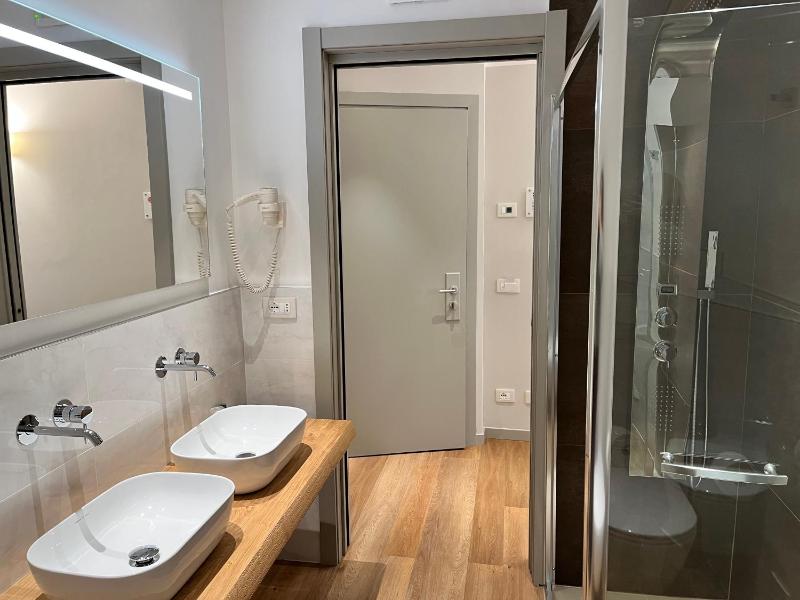 Junior Suite image 3
